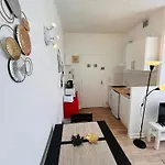La Ruinart Centre-ville Apartment *