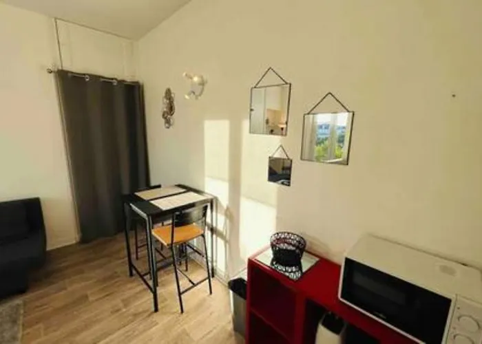 La Ruinart Centre-ville Apartment